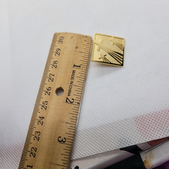 Gold Pin with Three Crosses - Picture 4 of 4